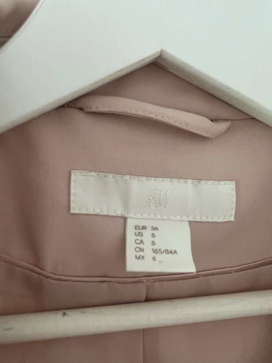 H&M Giacche: Taillierter Blazer Puderrosa – Usato da Balsthal venduto da Katrin94 1