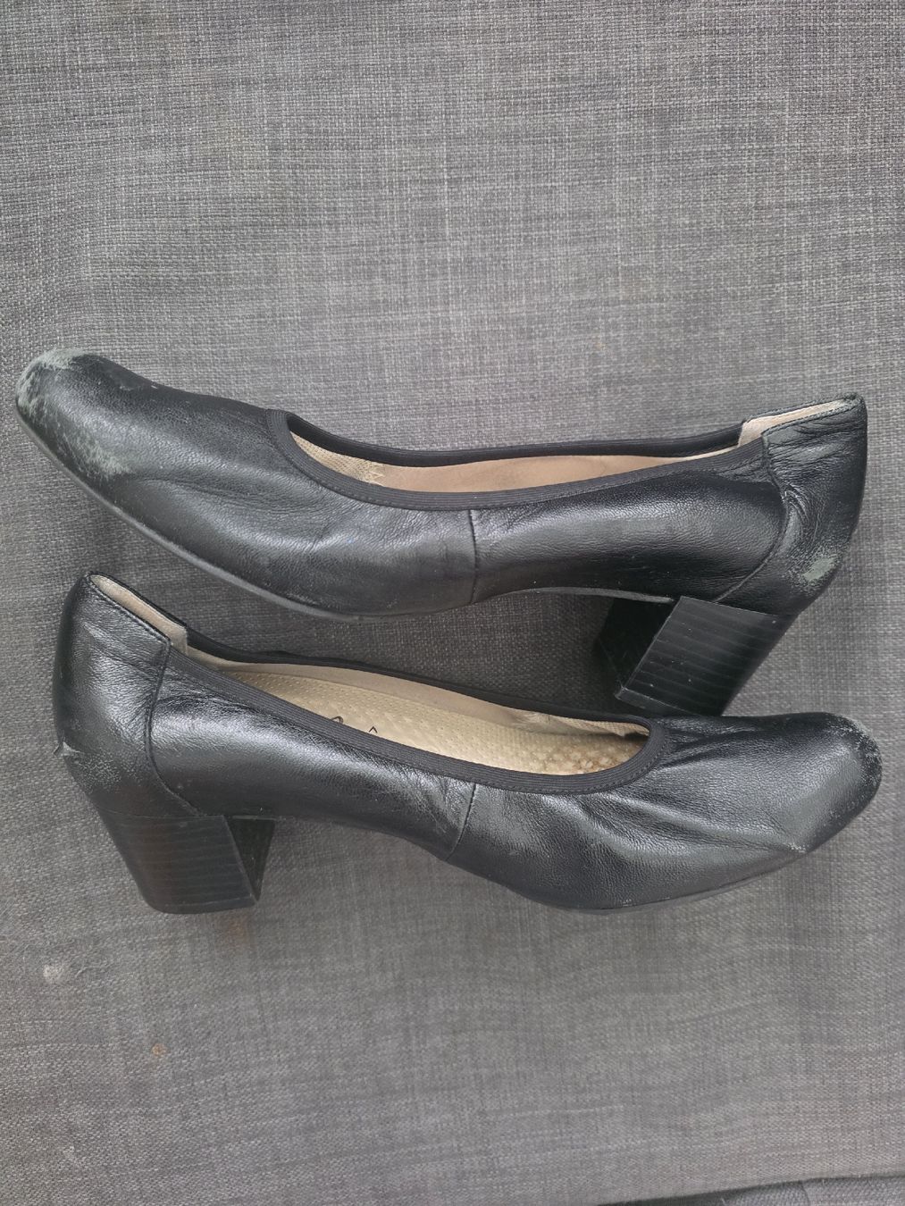 Scarpe da donna: Gebrauchte flugbegleiterin Schuhe  – Usato da Glattbrugg venduto da ros_y7gs 1