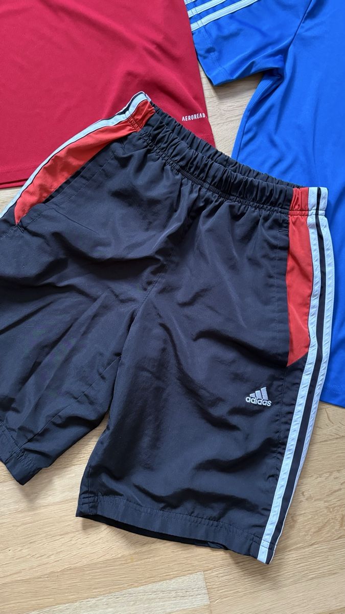 Adidas Lotti & Set di vestiti: Adidas-Set Gr.164 – Usato da Safnern venduto da Frakru 1