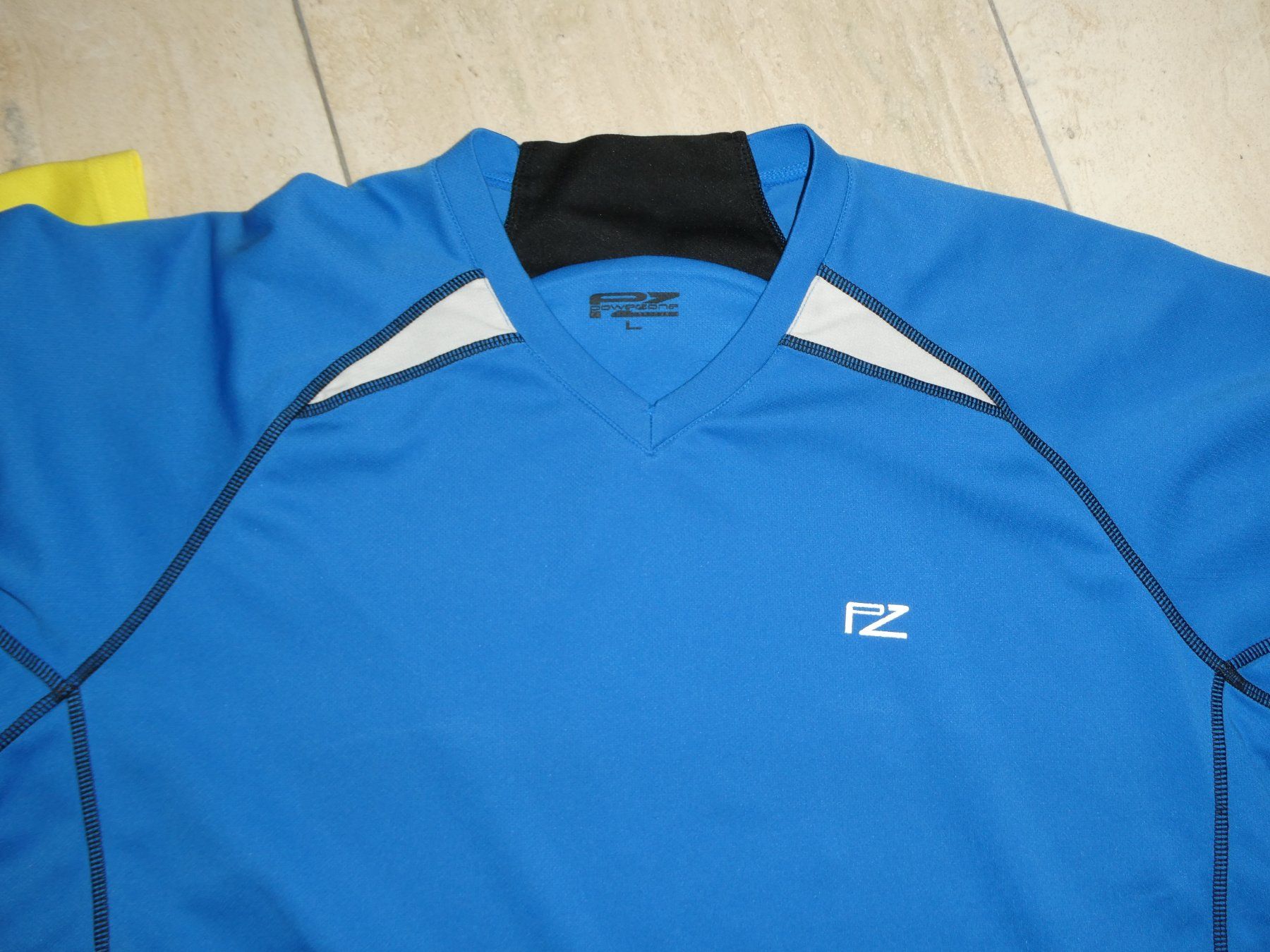 T-shirt: Sportshirts – Usato da Mels venduto da KOSL 2