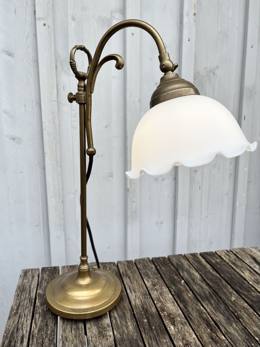 Lampen: Alte Tischlampe mit Glasschirm – Gebraucht aus Winterthur von avelotte