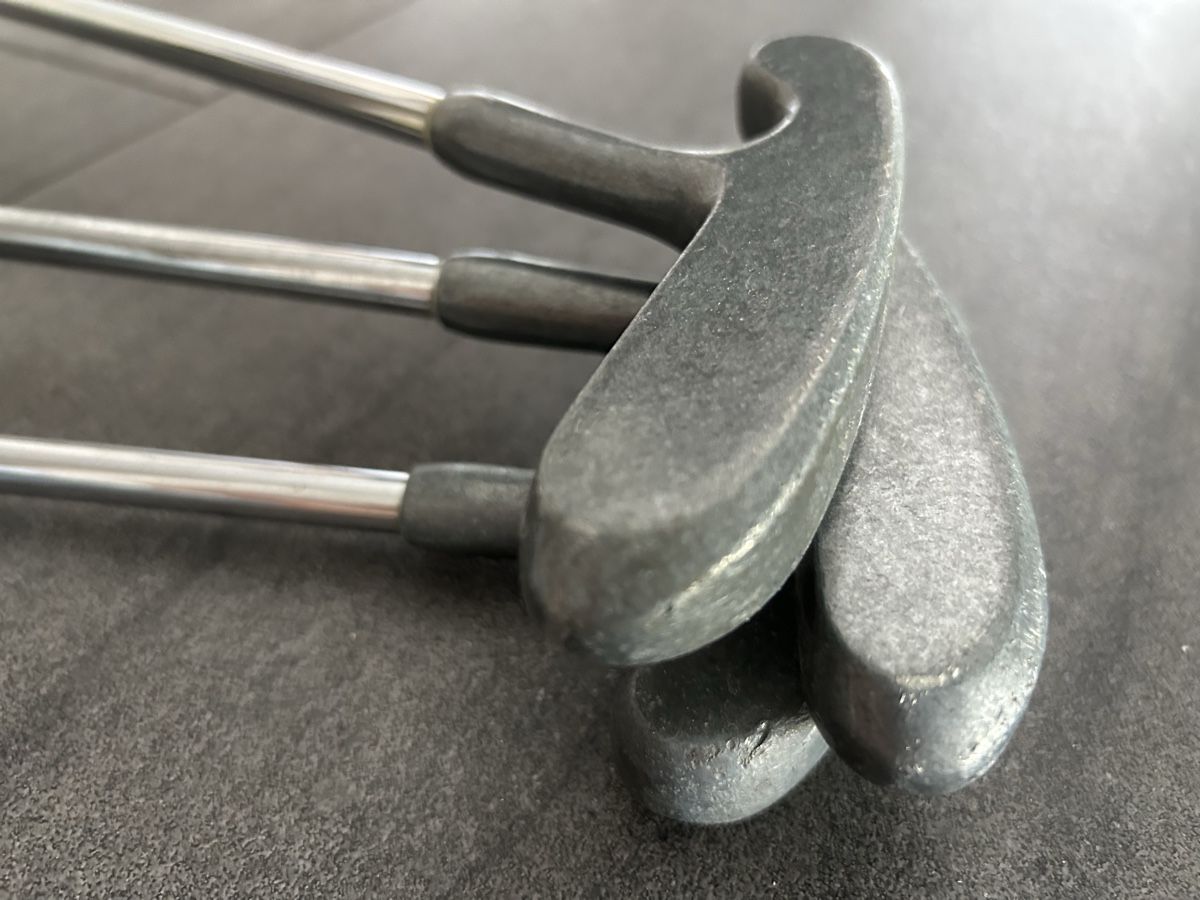 Mazze & Set: Minigolf Schläger 3 Stück mit diversen Bällen – Usato da Suhr venduto da Clazas 3