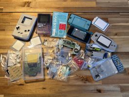 Lot de pièces pour réparation de consoles retro