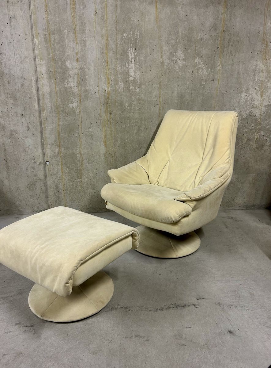 Sessel: Bequemer Wildleder Sessel mit Hocker, von a.r.s,Relax Sessel – Gebraucht aus Rickenbach ZH von Der-Insider