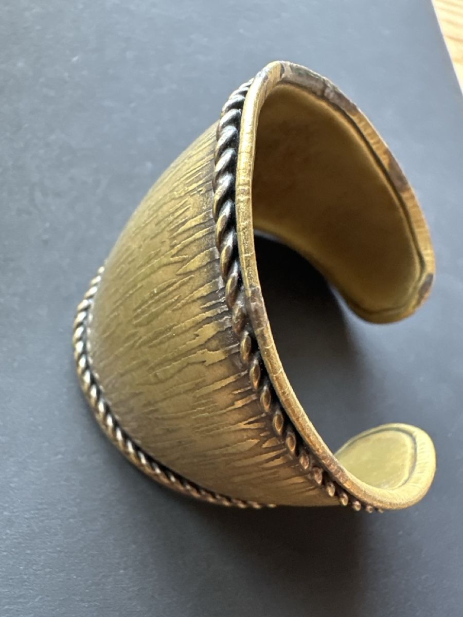 Bracciali & Braccialetti: Armreif Metall Messingfarben mit Struktur  – Usato da Berikon venduto da Rueegg4 2