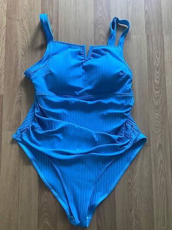 Badeanzug Gr. L Plus Size Shape Türkis Neu