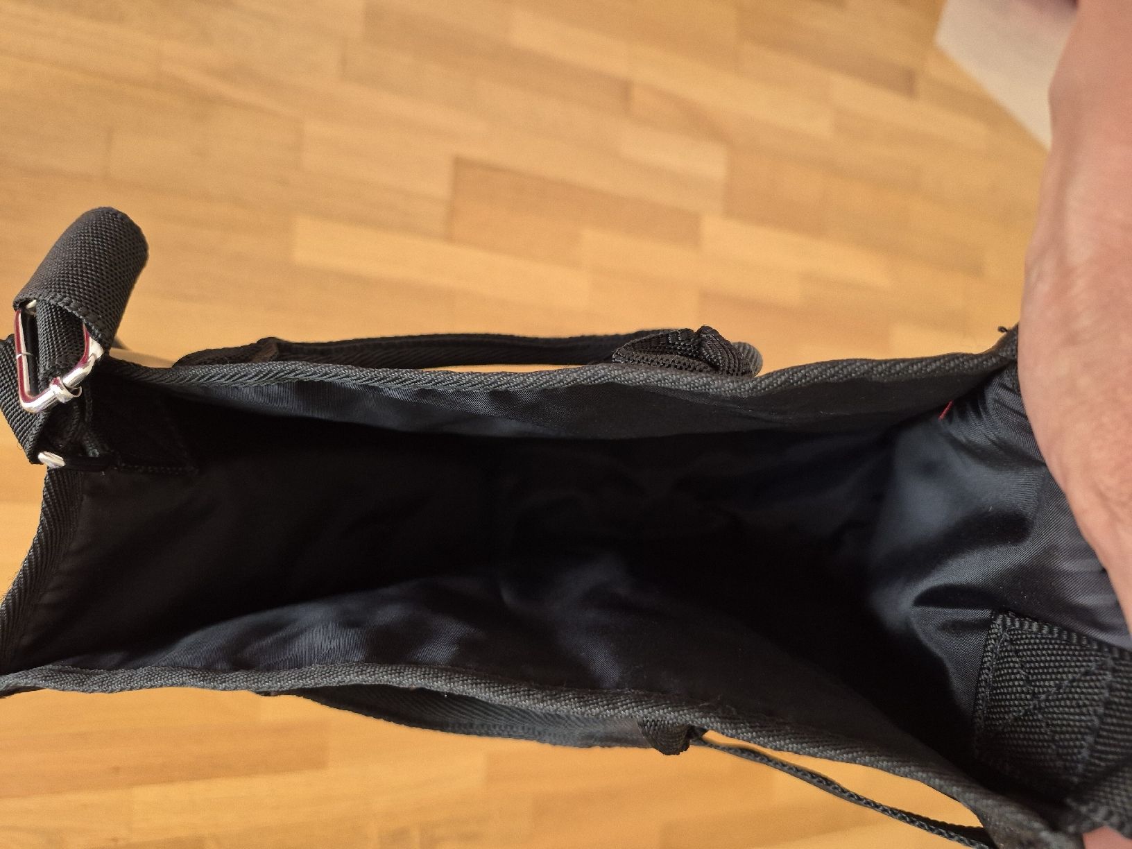 H&M Taschen: H&M Divided Tasche - Schwarz – Neu (gemäss Beschreibung) aus Bern von Rou_rsz5 9
