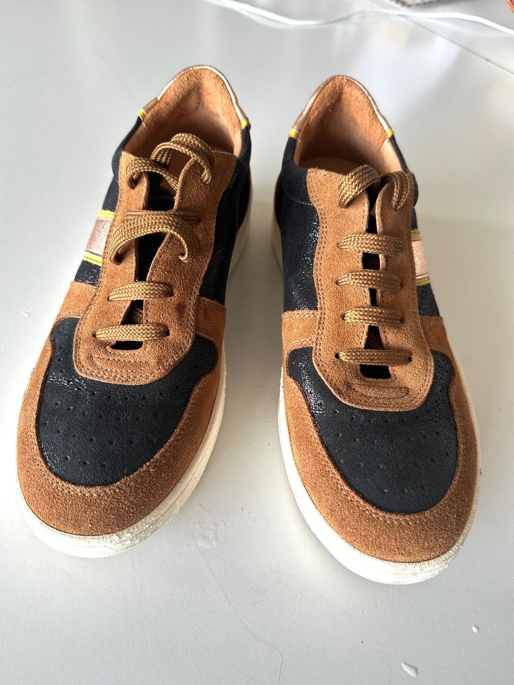 Scarpe da donna: Lederturnschuh braun-schwarz – Usato da Oberrieden venduto da Moraira14 1