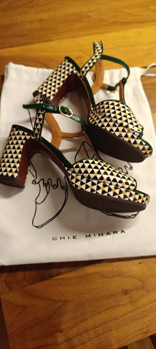 Chie Mihara Scarpe da donna: Chie Mihara Schuhe 1x gebraucht – Nuovo (secondo la descrizione) da  venduto da