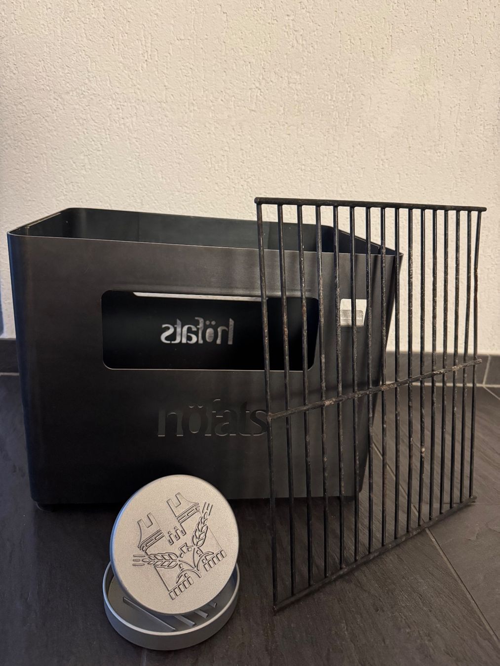 Altro per la casa: Höfats Beer Box Feuerkorb mit Zubehör – Nuovo (secondo la descrizione) da Kestenholz venduto da cvx_889vv