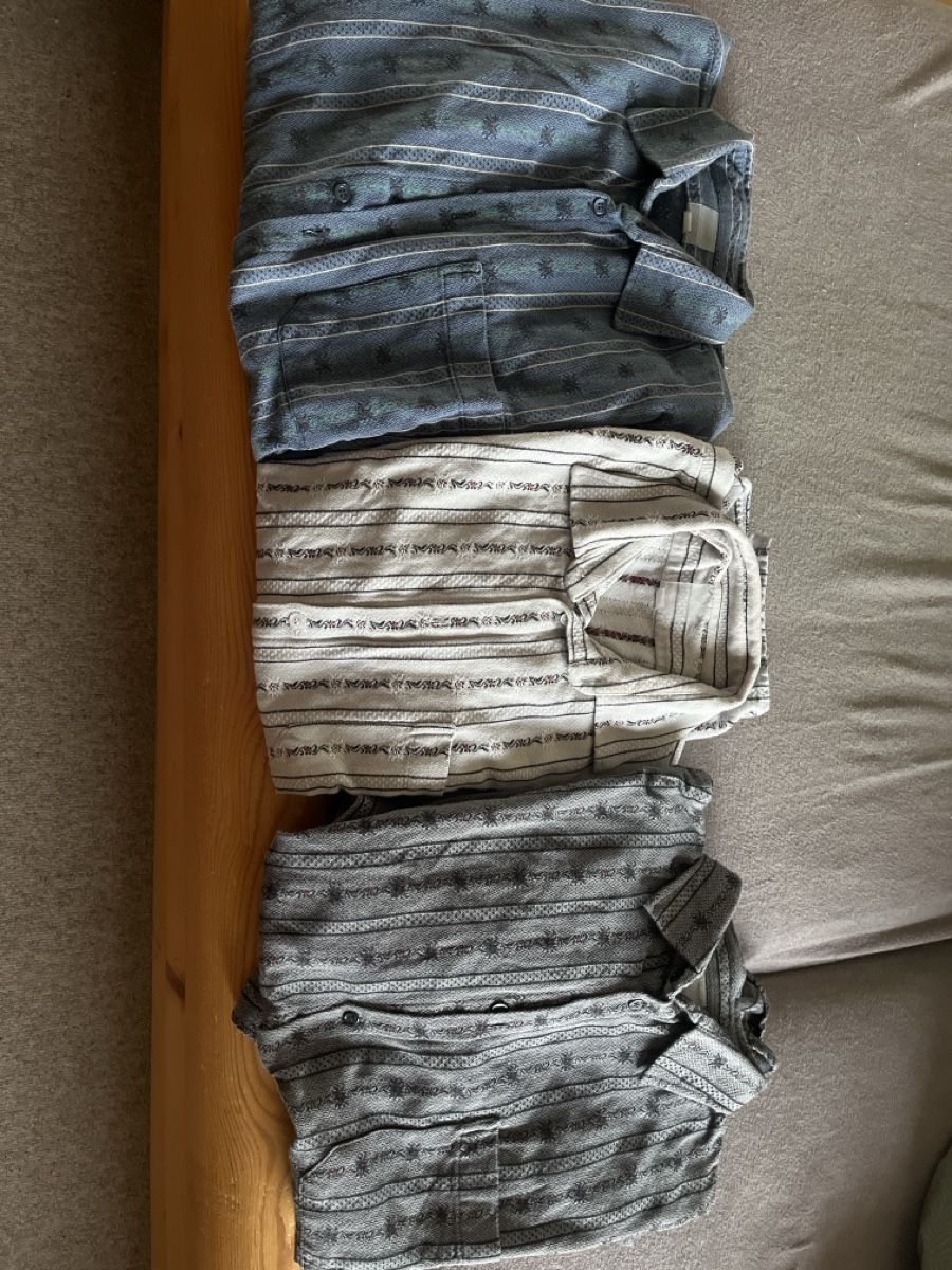 Lotti di vestiti: 3 x Edelweisshemden Herren Gr.37-38 – Usato da Utzigen venduto da PeterW011