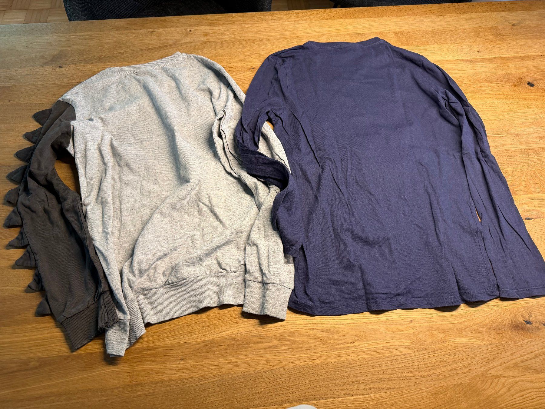 Lotti di vestiti: Pullover und Swatshirt Drachenzähmen Dragon Gr. 152/158 – Usato da Schlieren venduto da Creichen1 1
