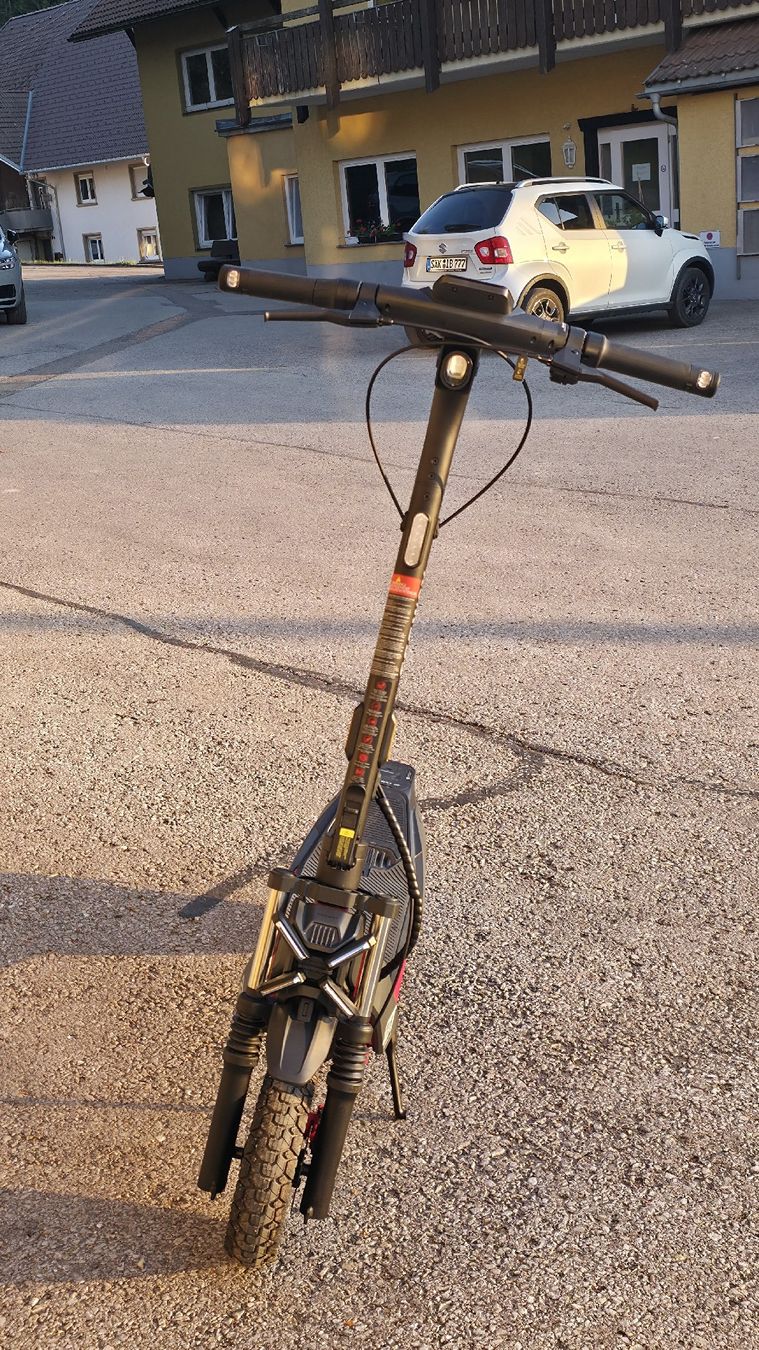 Scooters: Segway ZT 3 Pro neuwertig,  Lizenzcode 40kmh + Kettenschloss – Neu (gemäss Beschreibung) aus Aarau Rohr von der_saenn 2