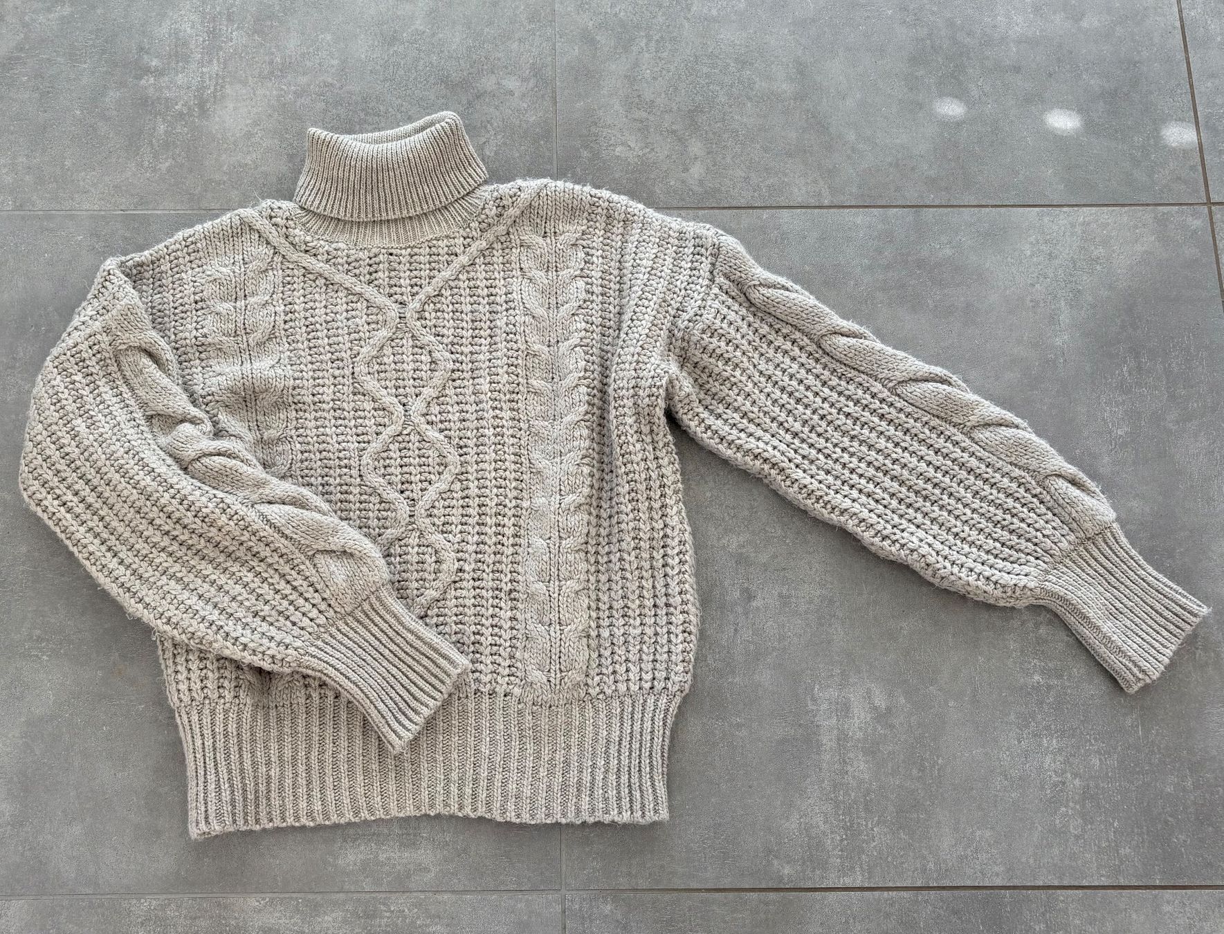 Maglioni & Felpe: Pullover weit Zopfmuster Strick Rollkragen Gr.S/M – Usato da Siblingen venduto da Vany_McDougall 6
