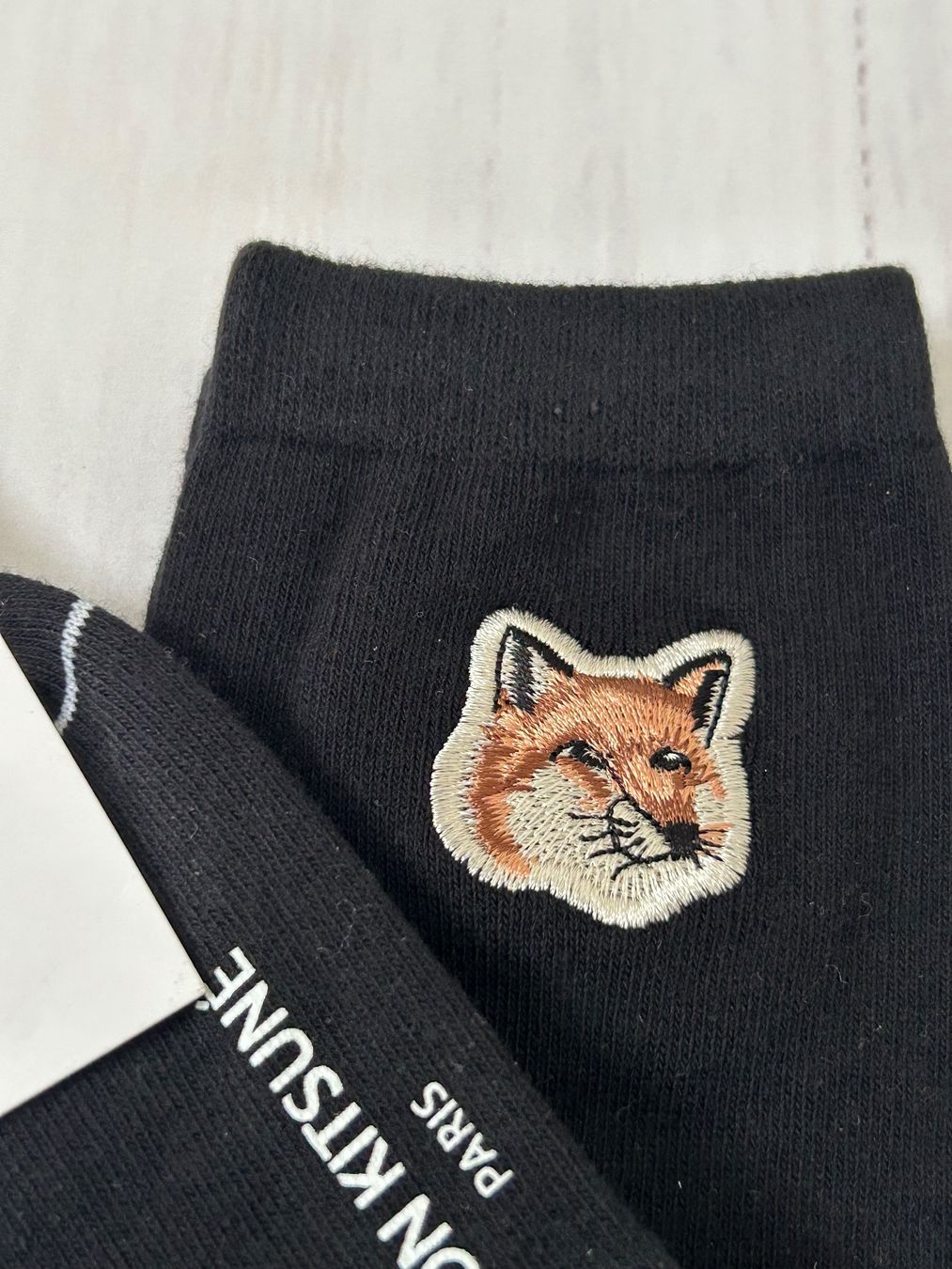 Calze: Socks  Socken Maison Kitsune with embroidered patch fox logo – Nuovo e nell'imballaggio originale da Zürich venduto da Ferienan 7