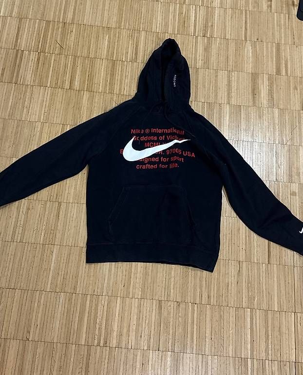 Pulls & Sweat-shirts: Felpa Nike swoosh – D'occasion à Sementina par Clothesforsell