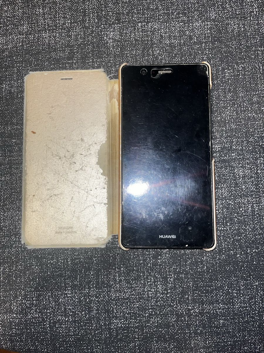 Huawei Telefoni cellulari / Smartphones: Huawei Smartphone mit Klapphülle - ungetestet – Difettoso da Bern venduto da dpa_6kh5
