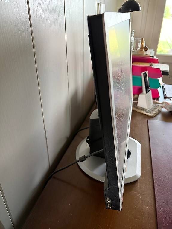 Philips Monitore: Flachbildschirm Philips – Gebraucht aus Nottwil von Frontal 2