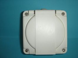 Steckdose NAP Typ15  Feller Farbe weiss aus Rückbau