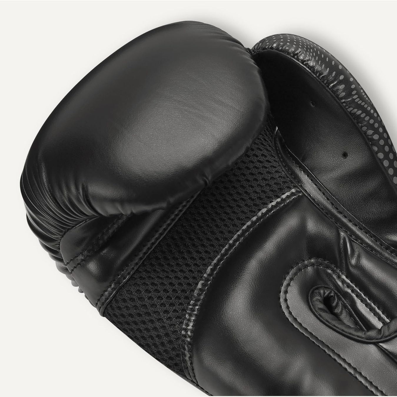 Guanti & manicotti: Boxhandschuhe 10oz Training MMA Muay Thai Schwarz – Nuovo e nell'imballaggio originale da Suhr venduto da SchnapperCH 2