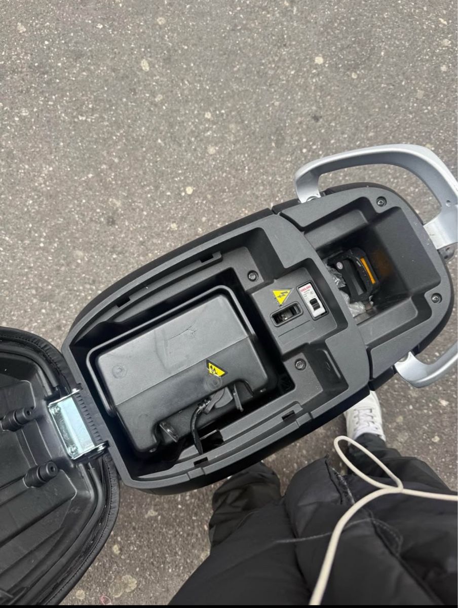 Yadea Scooter: Elektroroller Yadea D3 – Usato da Bern venduto da mau_lhk5 3