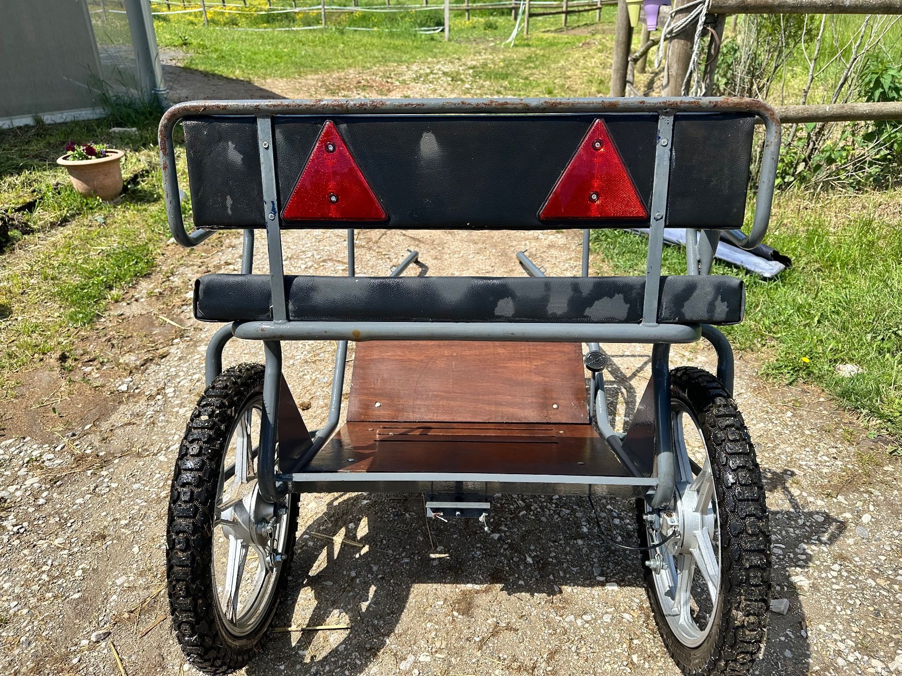Briglie & Cavezze: Sulky calèche pour poney type shetland – Usato da Plan-les-Ouates venduto da aur_z5pj 6