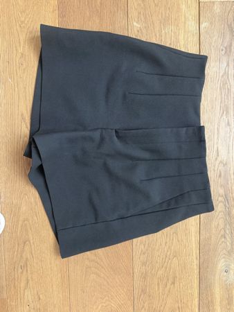 ZARA SCHWARZE SHORTS EU S