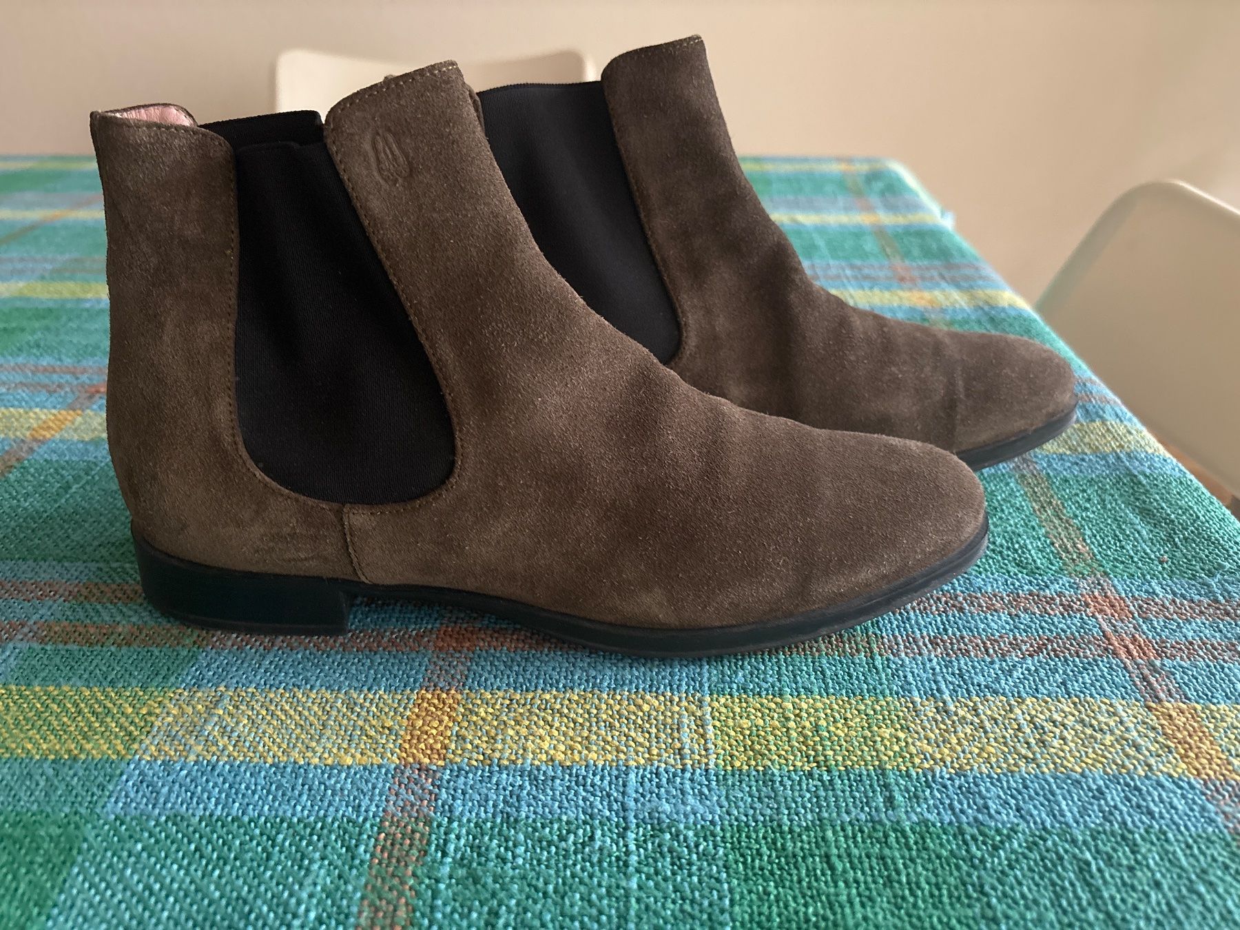 Scarpe da donna: Wildleder Schuhe – Usato da Zürich venduto da JalapenoChili 2