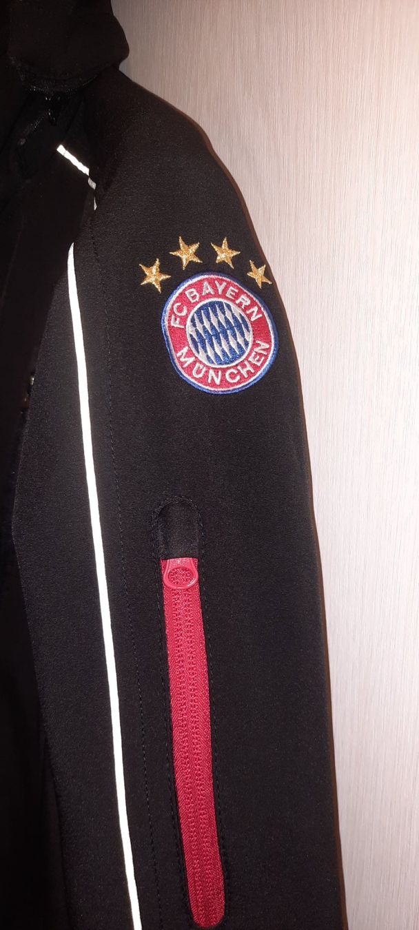 Bayern München Giacche: FC Bayern Softshell Jacke – Usato da Oberbuchsiten venduto da Lea124 2