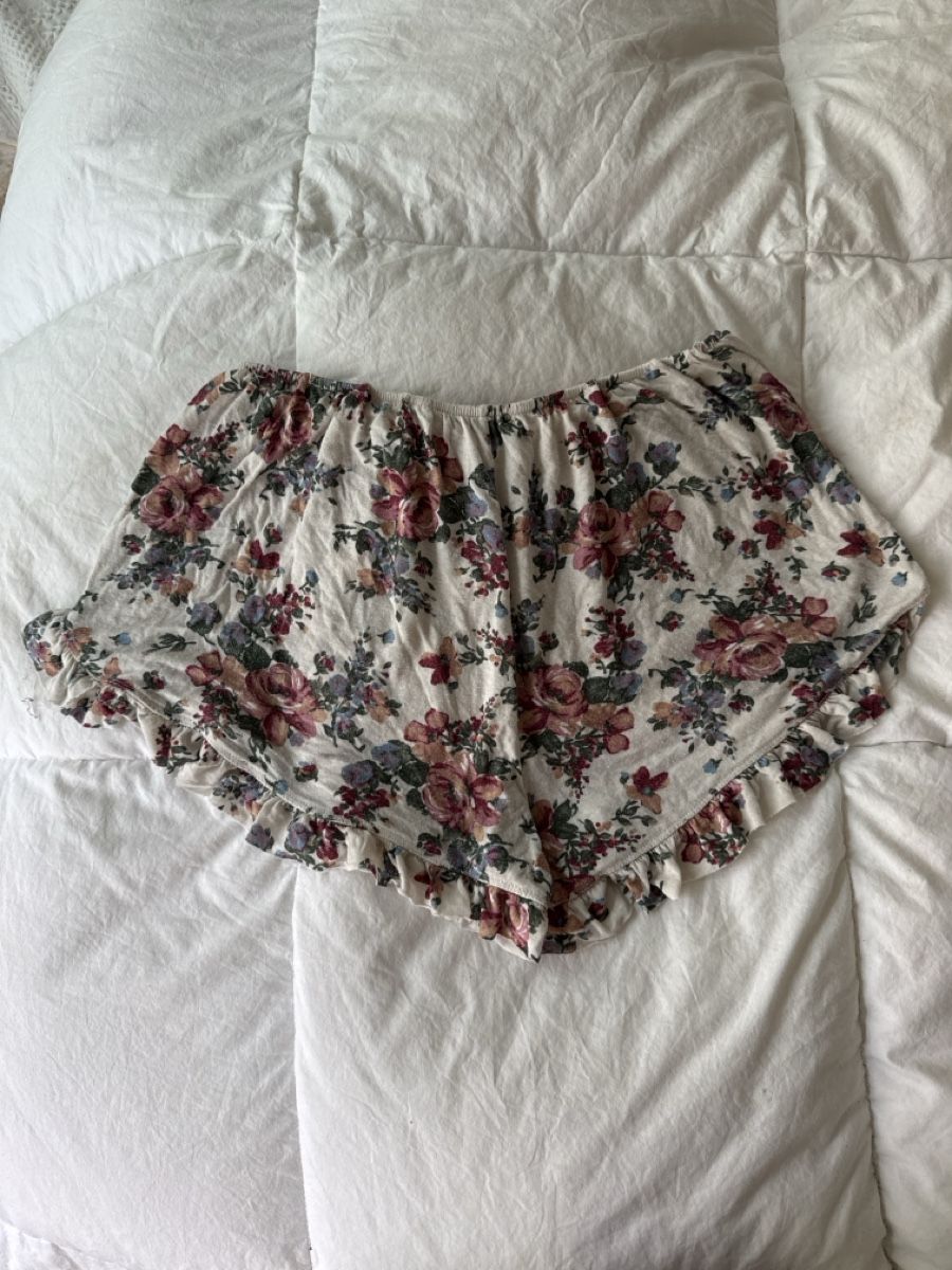Brandy Melville Pantaloni: Short Brandy Melville à fleurs, Taille Unique, Été – Usato da Genève venduto da lejardindesvetements 2