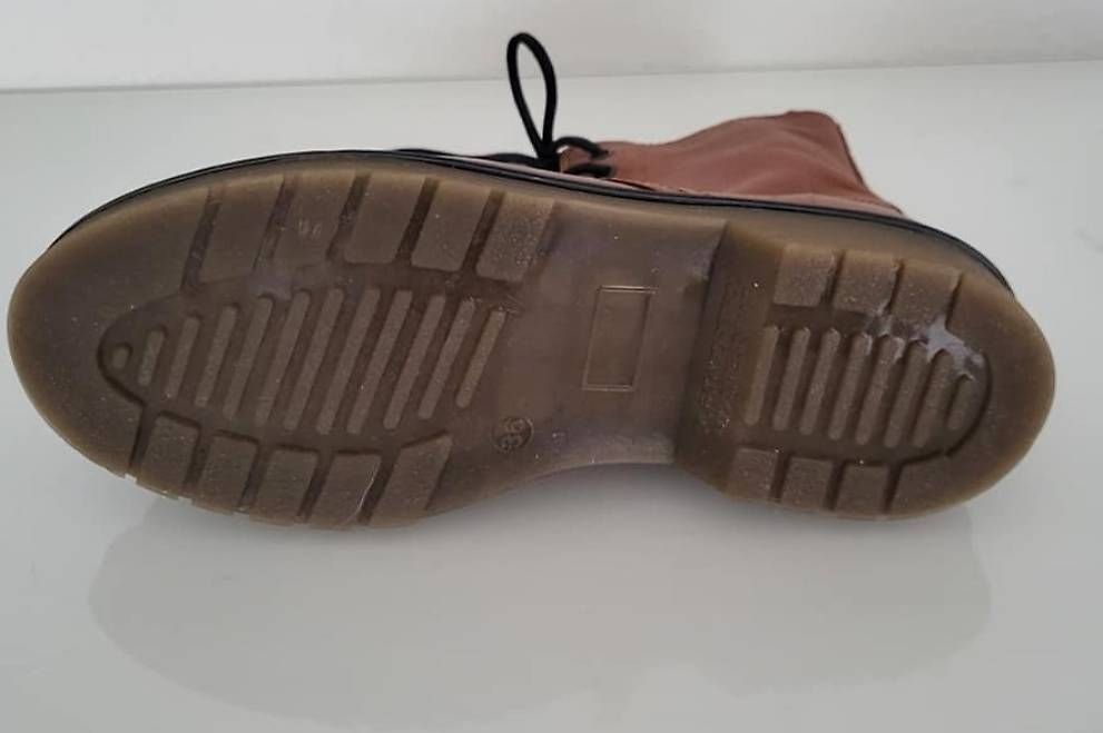 Chaussures femmes: Tolle Winterstiefeletten Gr.36 NEU – D'occasion à Therwil par cha_m68j 1
