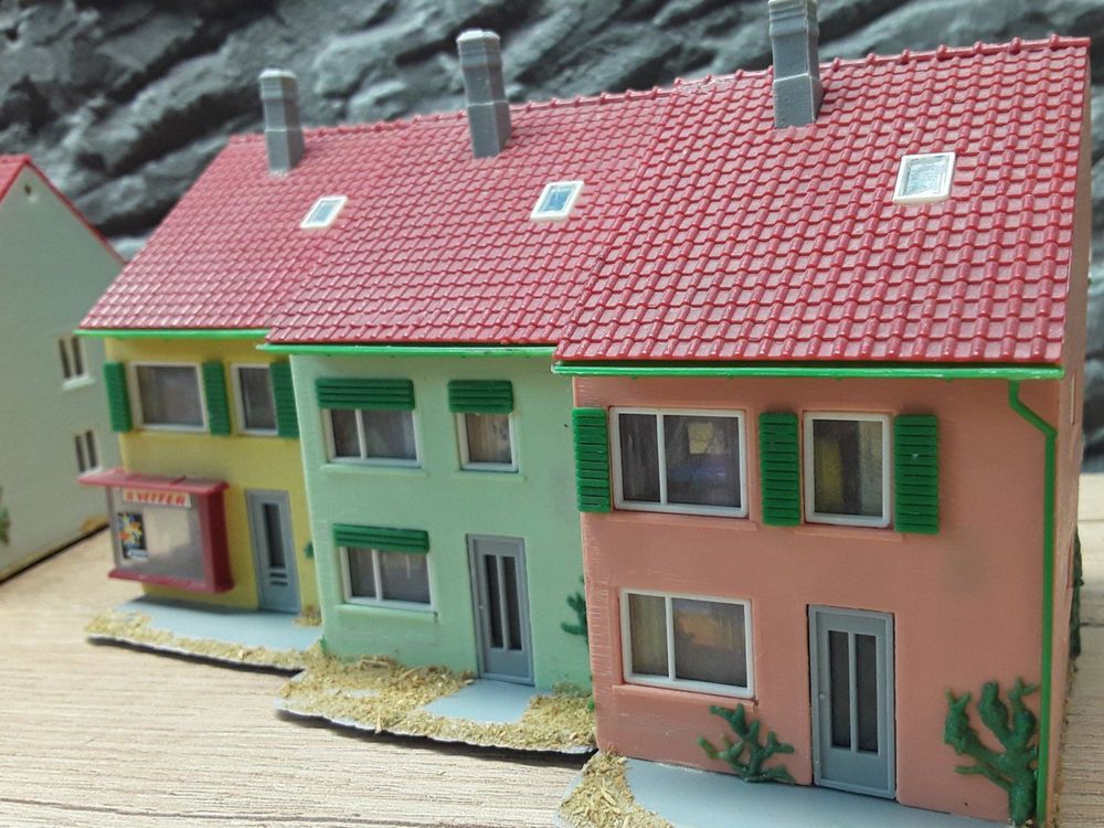 Faller FA 232560 Einfamilienhaus – Modellbau-Gebäude Für Modelleisenbahn Oder Diorama, Bausatz Im Maßstab H0