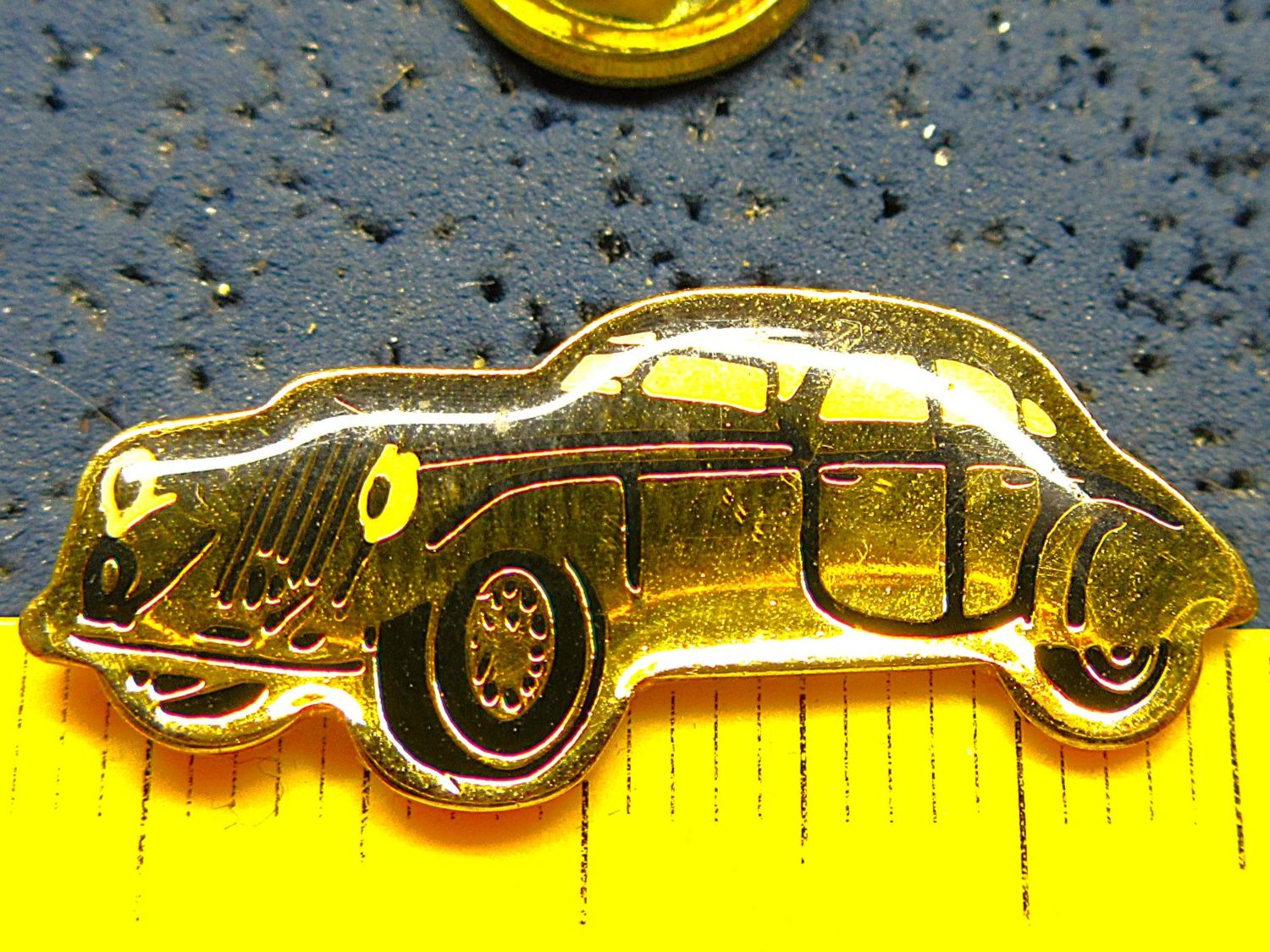 Plaquettes & Badges: OLDTIMER AUTO PIN GLASIERT GOLDIG – D'occasion à Ettingen par Hausi4711 1