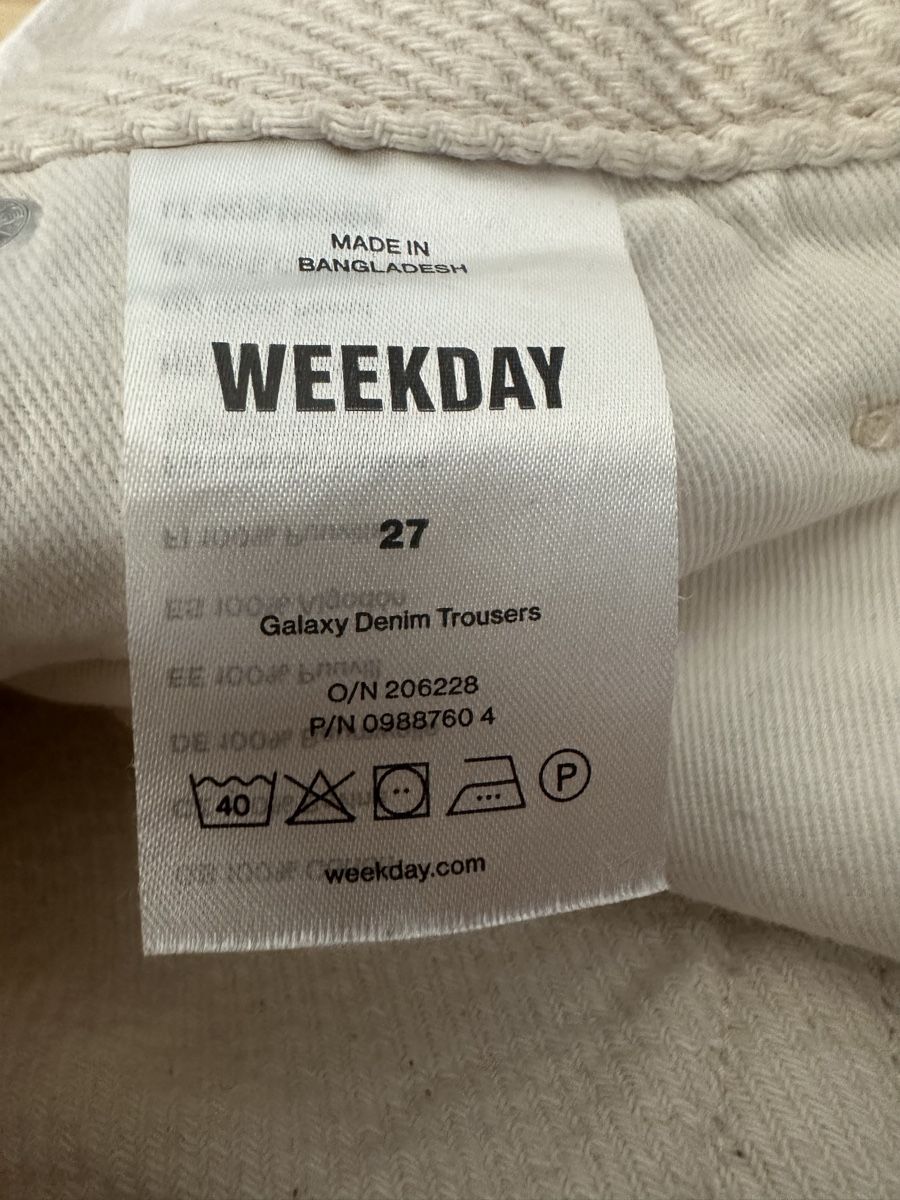 Weekday Jeans: Weekday Jeans Galaxy weiss – Usato da Chur venduto da dajan.17 3