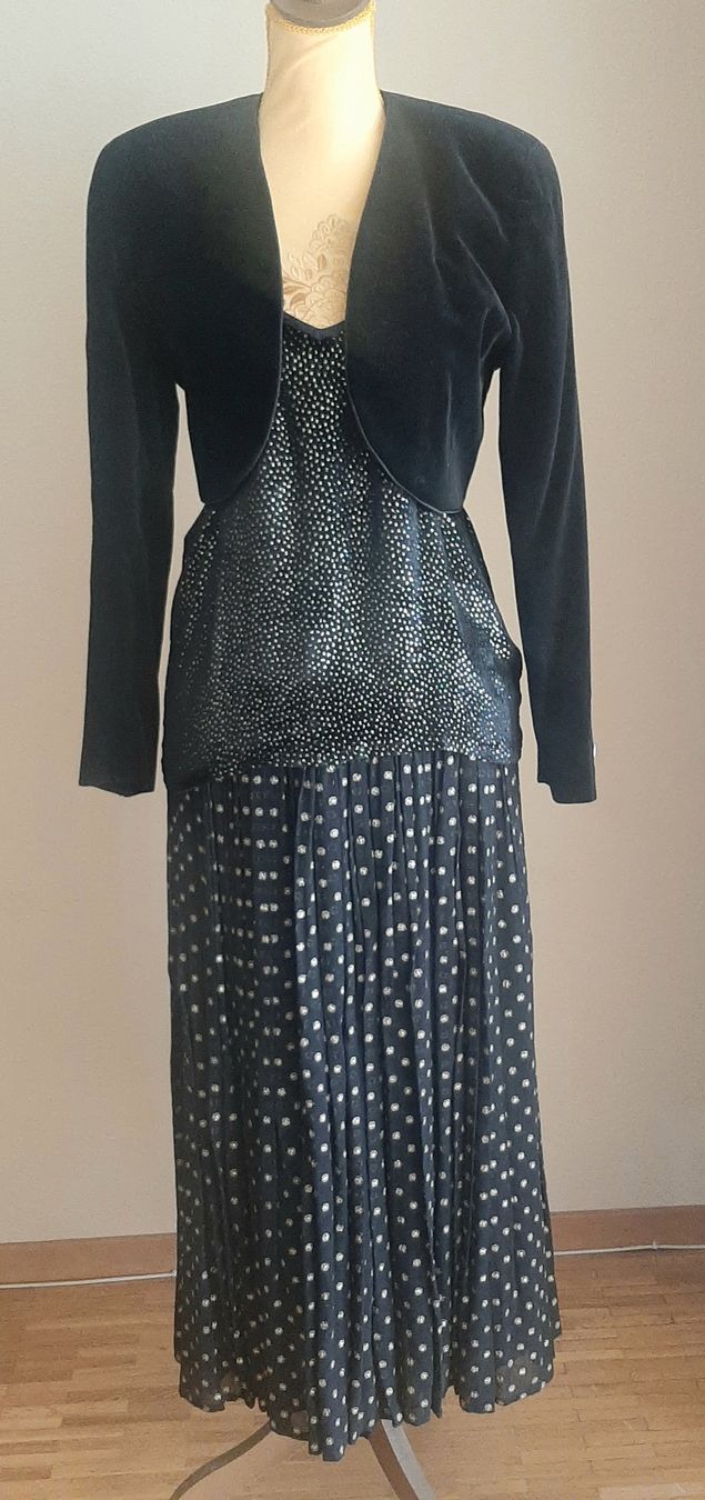 Escada Lotti di vestiti: Ensemble 3 pièces Escada vintage luxe – Usato da Chêne-Bourg venduto da chsandra34