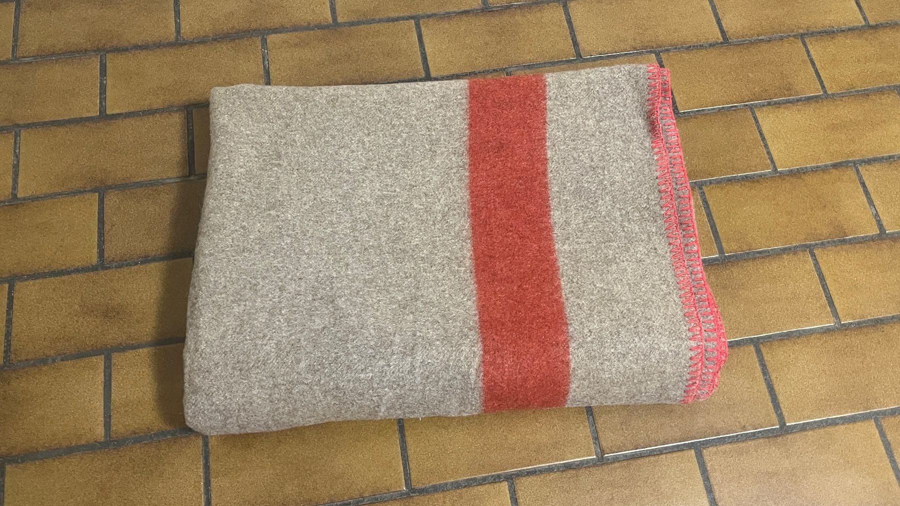 Schweizer Armee Coperte: Schweizer Militär Decke – Nuovo (secondo la descrizione) da Chur venduto da nuc_lp7y