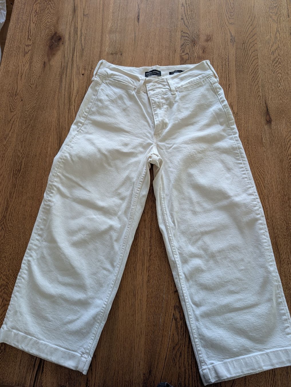 Jeans: Weisse Jeanshose Petite – Neu (gemäss Beschreibung) aus Riehen von ele_jvz9