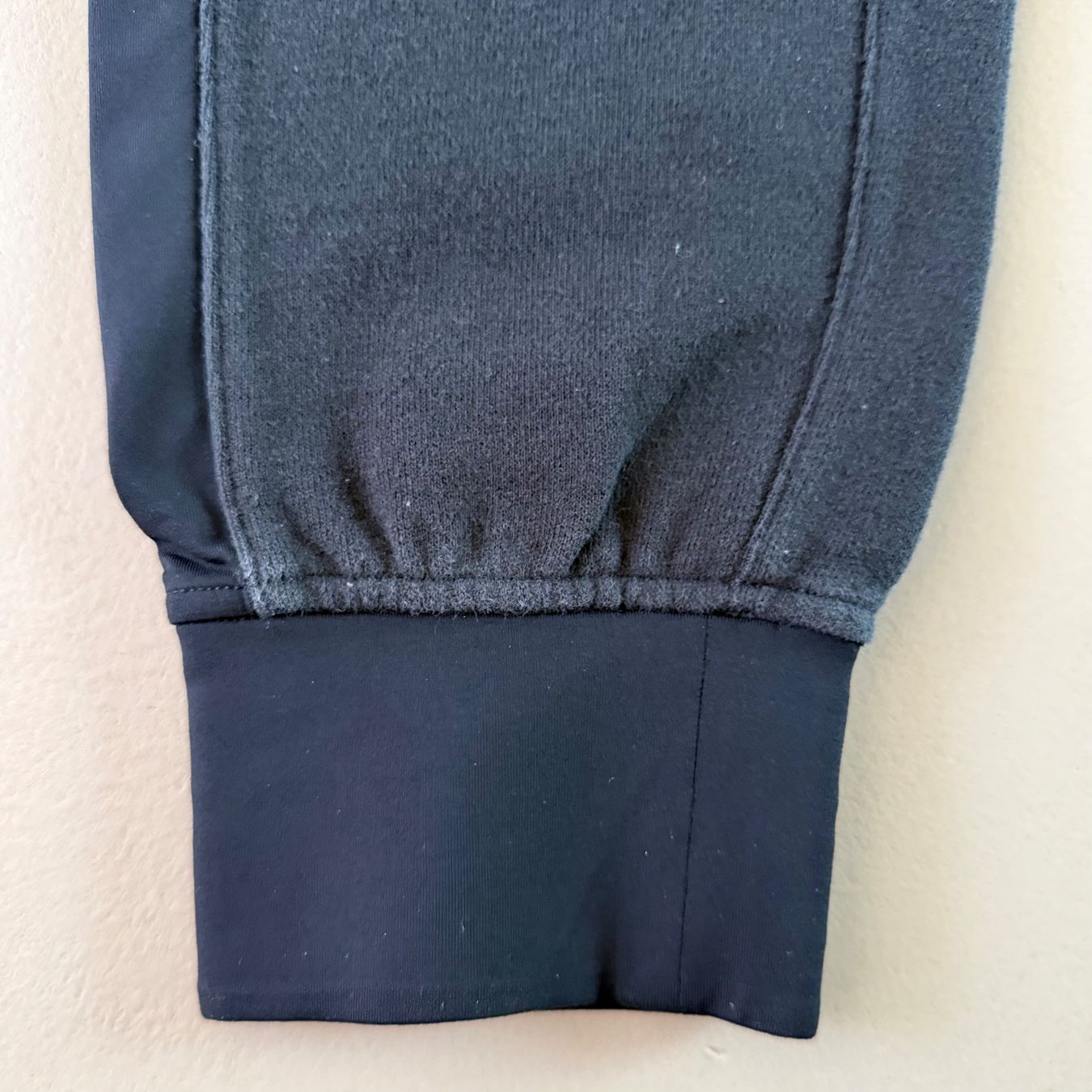 Lululemon Pantalons: LULULEMON Jogginghose 🖤 – D'occasion à zürich par vintage12 7