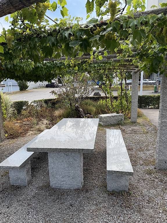 Tische: Granit Tisch – Gebraucht aus Aeschi SO von thomasoberli89