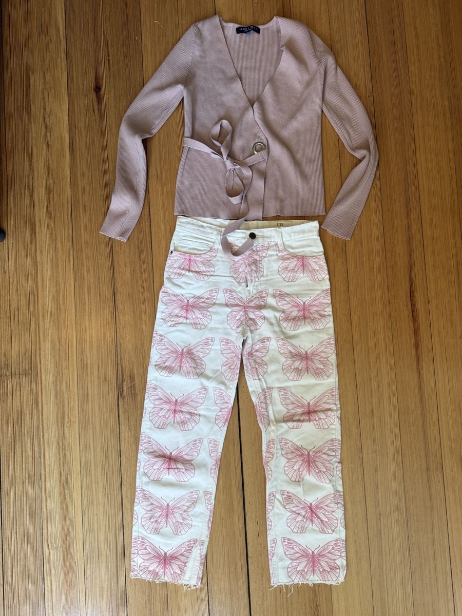 Kleiderpakete & -sets: Schmetterlingshose 7/8, Strickjacke XS  – Gebraucht aus Solothurn von var002