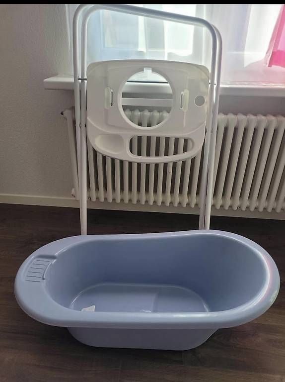 Vasche da bagno: Baby Badewanne mit Gestell – Usato da Schöftland venduto da bet_p5sy