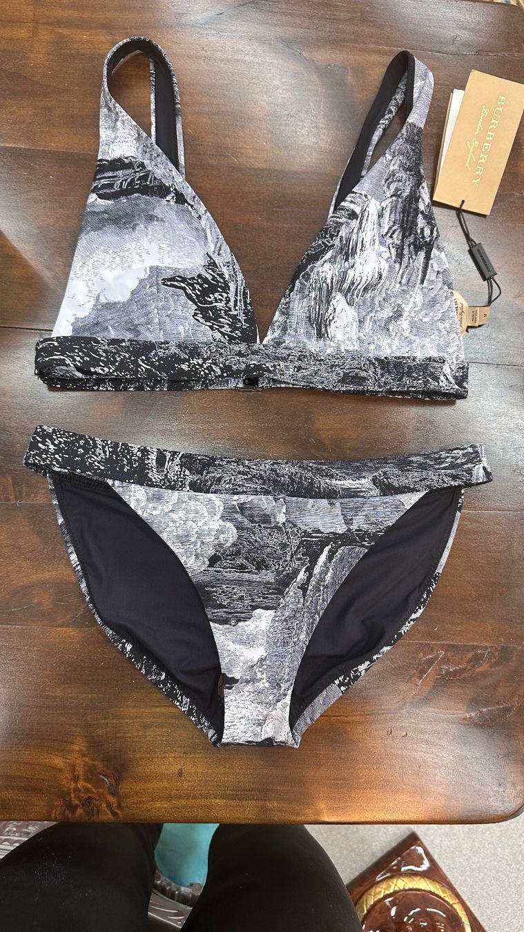 Burberry Costumi da bagno & Bikini: Burberry Bikini – Nuovo e nell'imballaggio originale da Lachen SZ venduto da HelvetiaLuxury