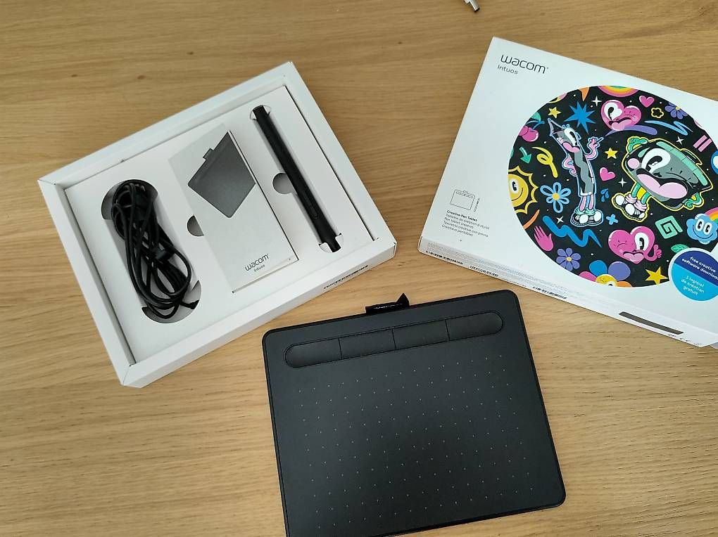 Wacom Tablettes PC: Tablette pour dessiner avec stylet - Wacom CTL-4100 – D'occasion à Savièse par Meridian17