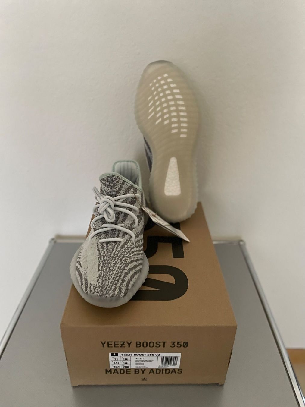 Adidas Scarpe da uomo: Yeezy Boost 350 V2 Blue Tint EU 45 1/3 – Nuovo e nell'imballaggio originale da Reutigen venduto da Adweng 4
