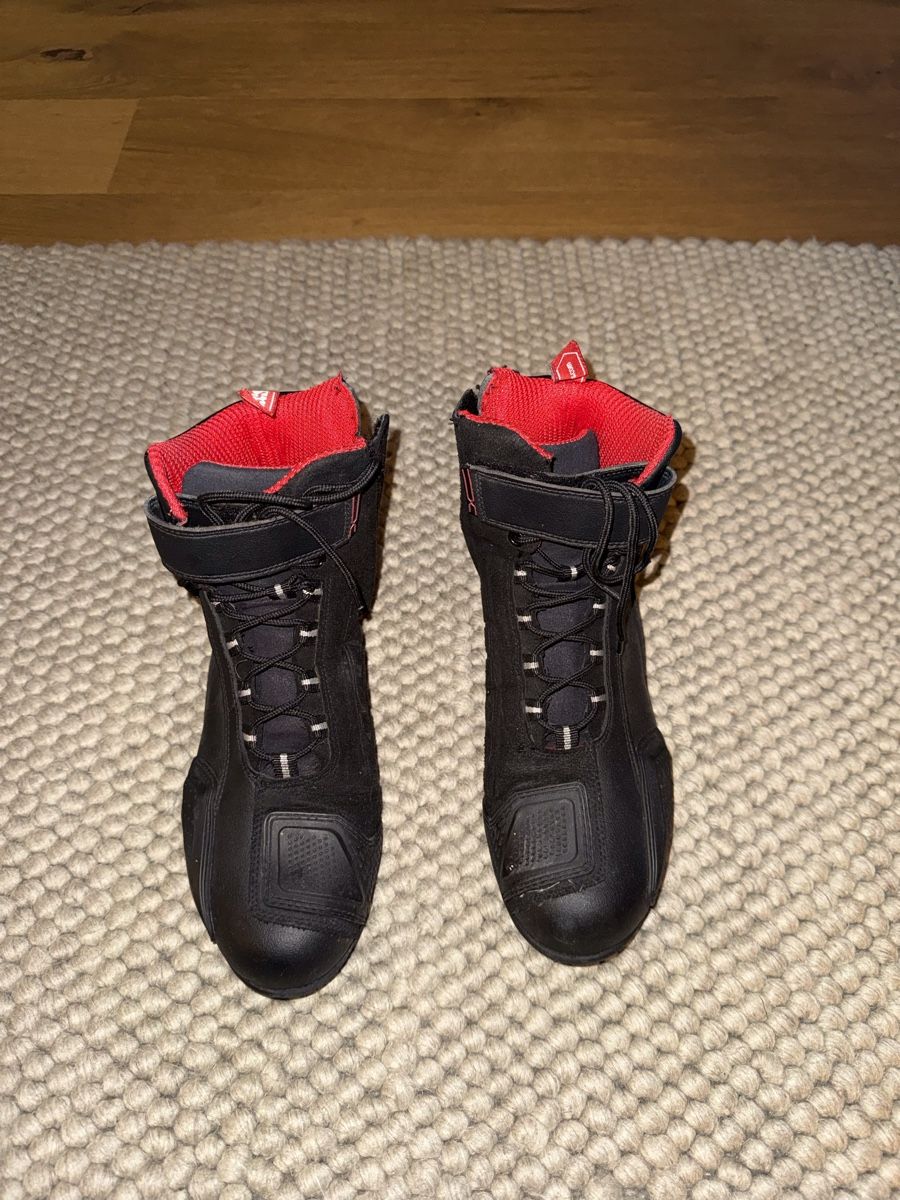 Herrenschuhe: IXS Motorradschuhe Grösse 43 – Gebraucht aus Cham von Chomeri 1