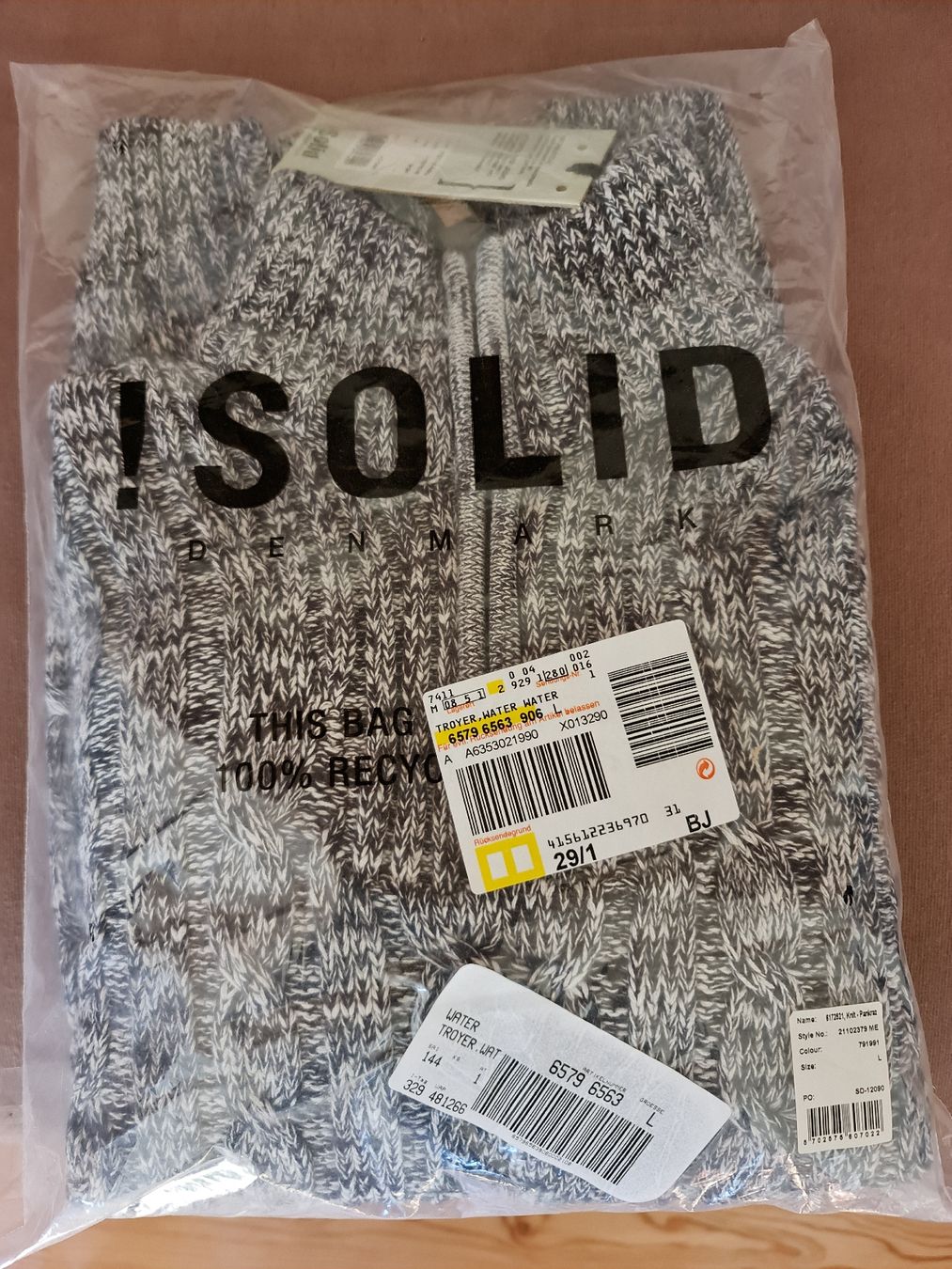 Pulls & Sweat-shirts: Pullover – Neuf avec emballage d'origine à La Punt - Chamues-ch par Fluperto
