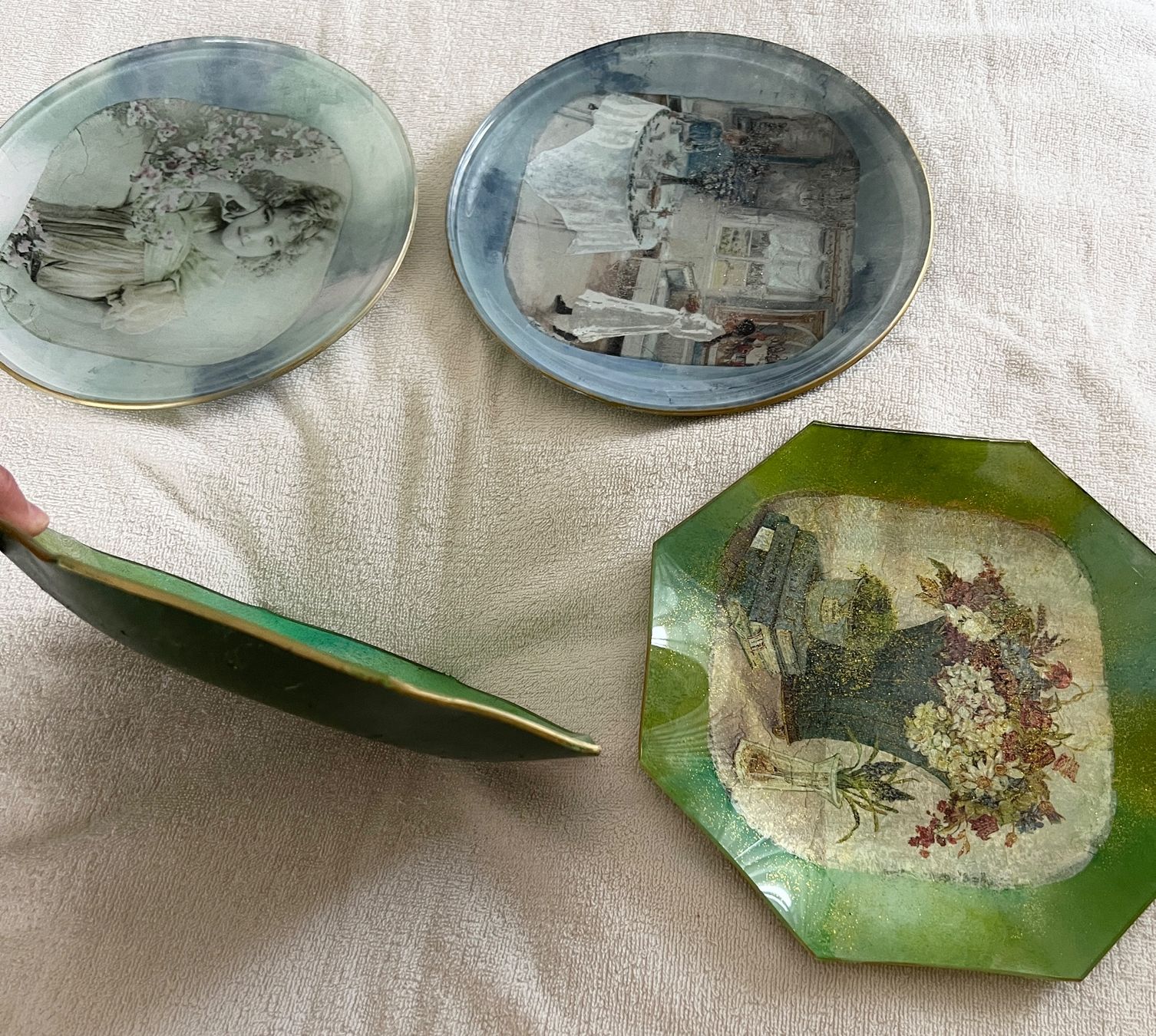 Teller: 4 Teller Glas Platten Unterteller Deko Figur Schalen – Gebraucht aus Wil von fuschti01 2