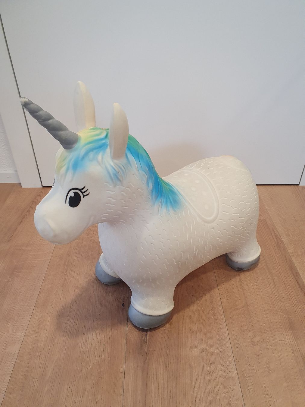 Giocattoli: Hüpftier Einhorn Hüfeinhorn Regenbogen – Usato da Niederönz venduto da STI88 1