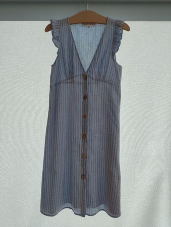 Hübsches hellblau gestreiftes Sommer-Kleid, Gr. 36