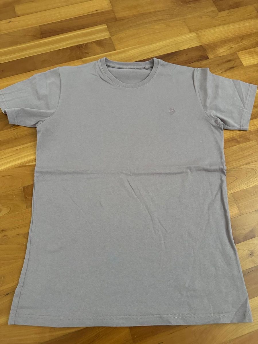 T-Shirts: lila Tshirt – Gebraucht aus Romanshorn von ila_2nzf